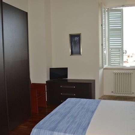 Palazzo Roberti Hotel Monte San Giusto Kültér fotó