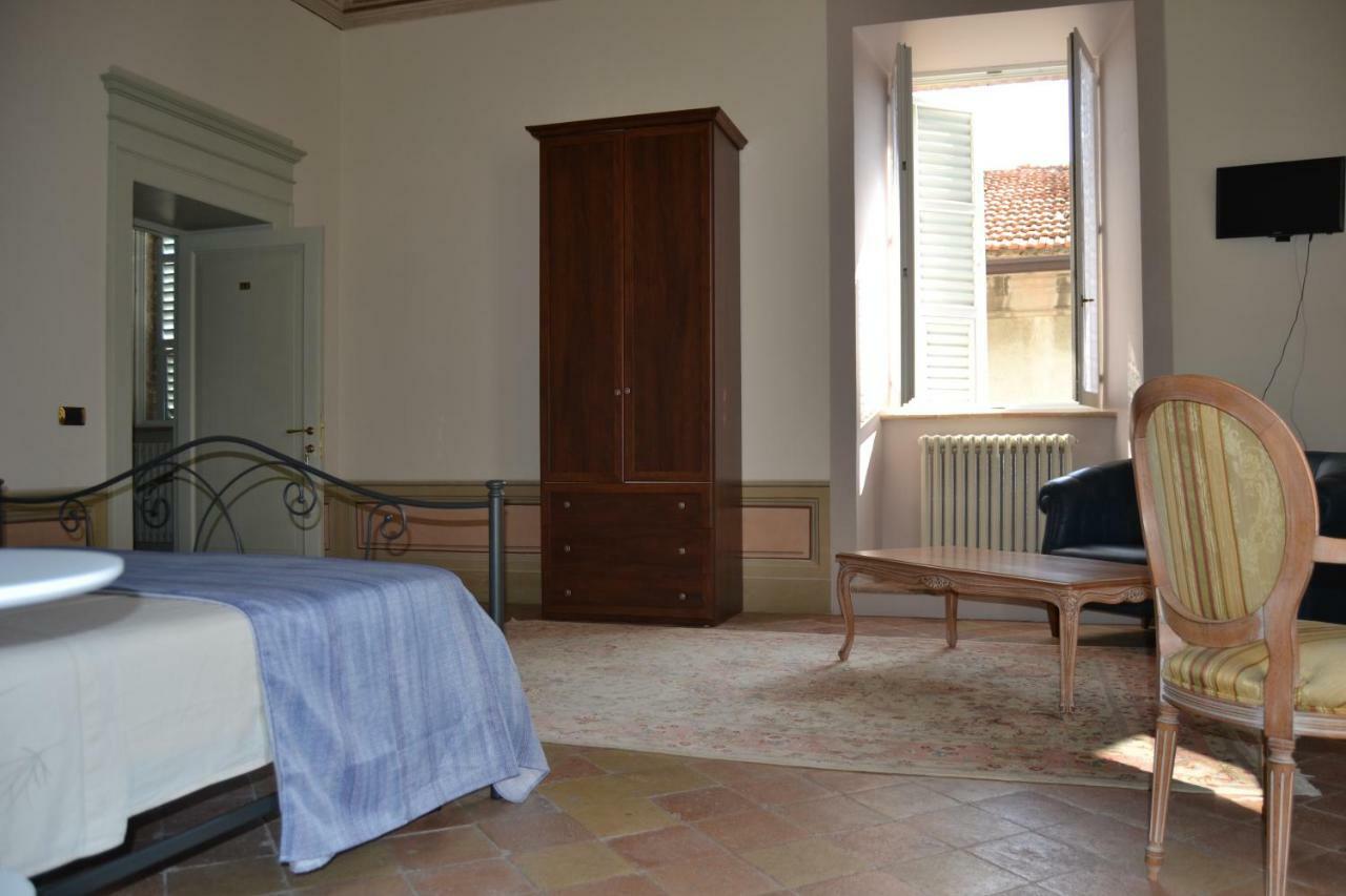 Palazzo Roberti Hotel Monte San Giusto Kültér fotó