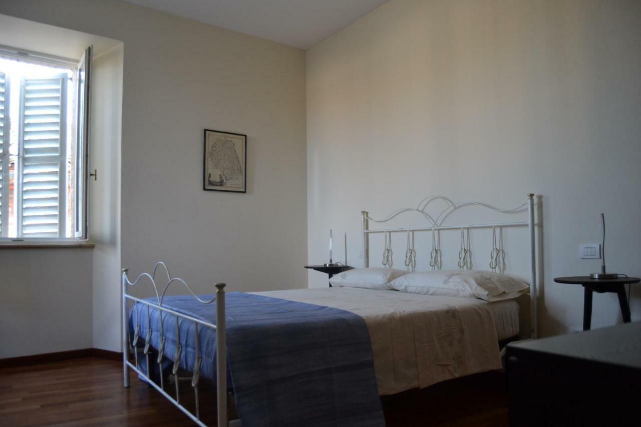 Palazzo Roberti Hotel Monte San Giusto Kültér fotó