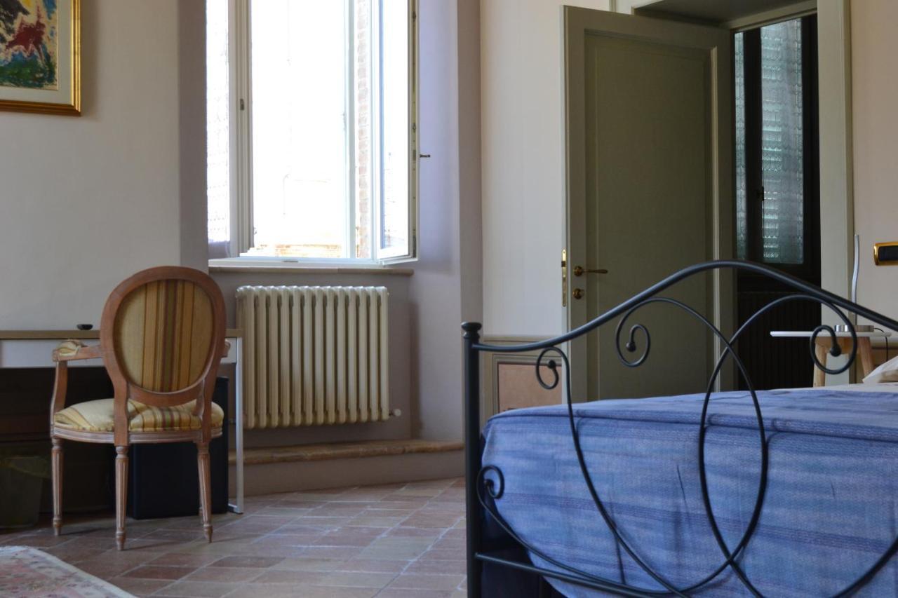 Palazzo Roberti Hotel Monte San Giusto Kültér fotó