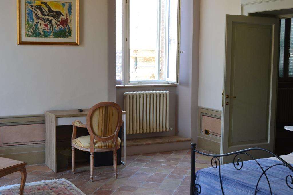 Palazzo Roberti Hotel Monte San Giusto Szoba fotó